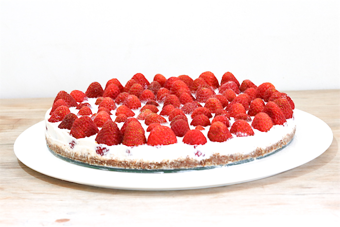 raw strawberry cake